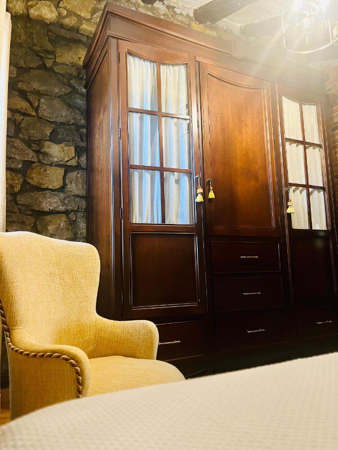 Apartamentos Nel I Santillana del Mar Bagian luar foto