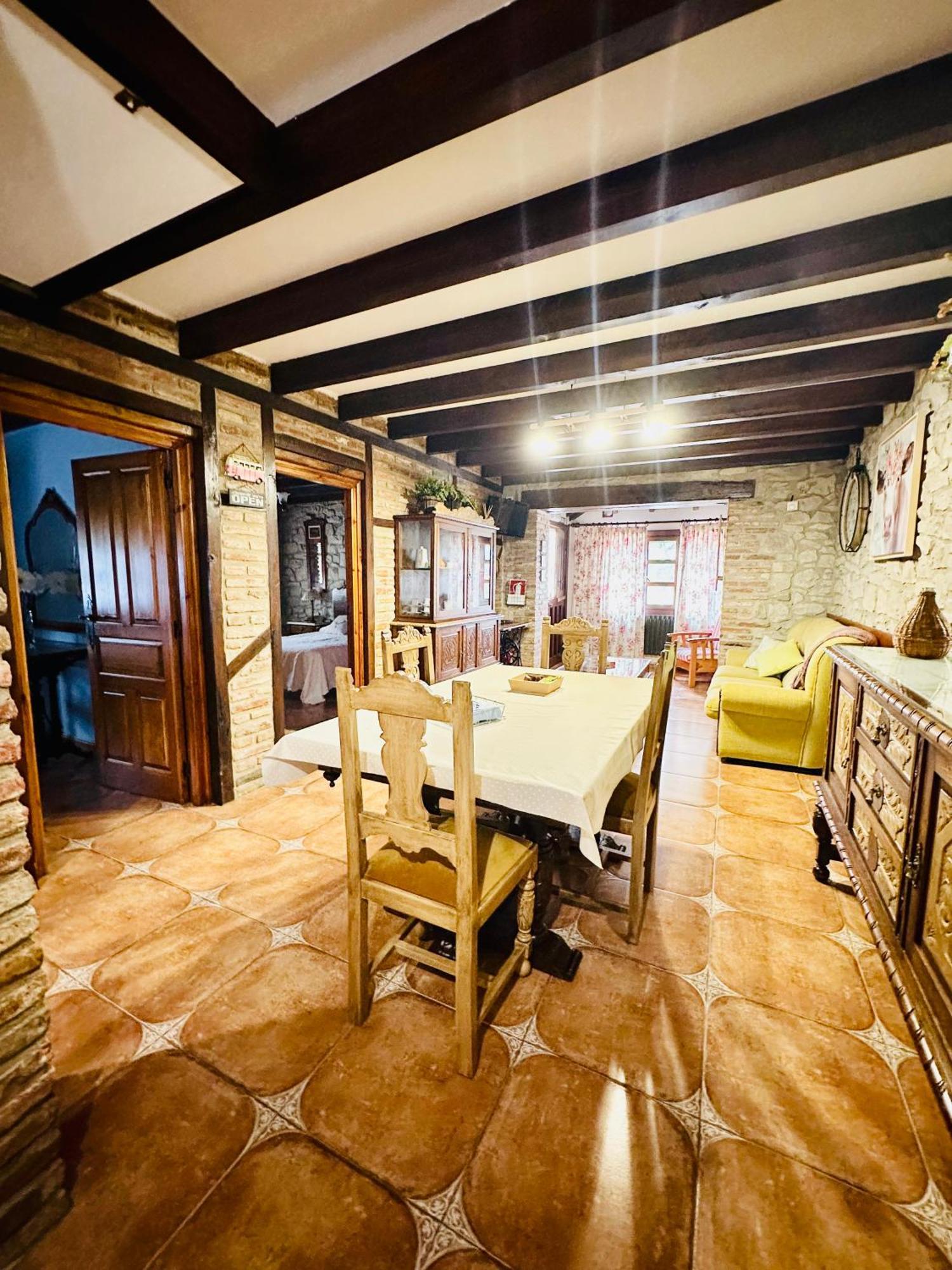 Apartamentos Nel I Santillana del Mar Bagian luar foto
